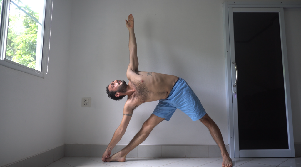 Yoga Poses: Half boat pose (Ardha Navasana)